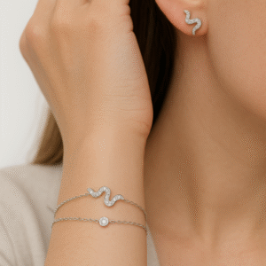 Babysnake smykkesæt RH – armbånd og ørestikker i rhodineret sølv